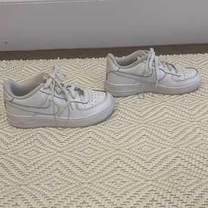 White Kids Nike Airforce 1s Size 3.5
